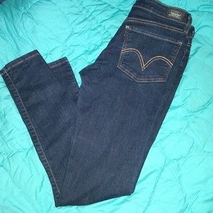 Womens/Juniors size 11 Levi's